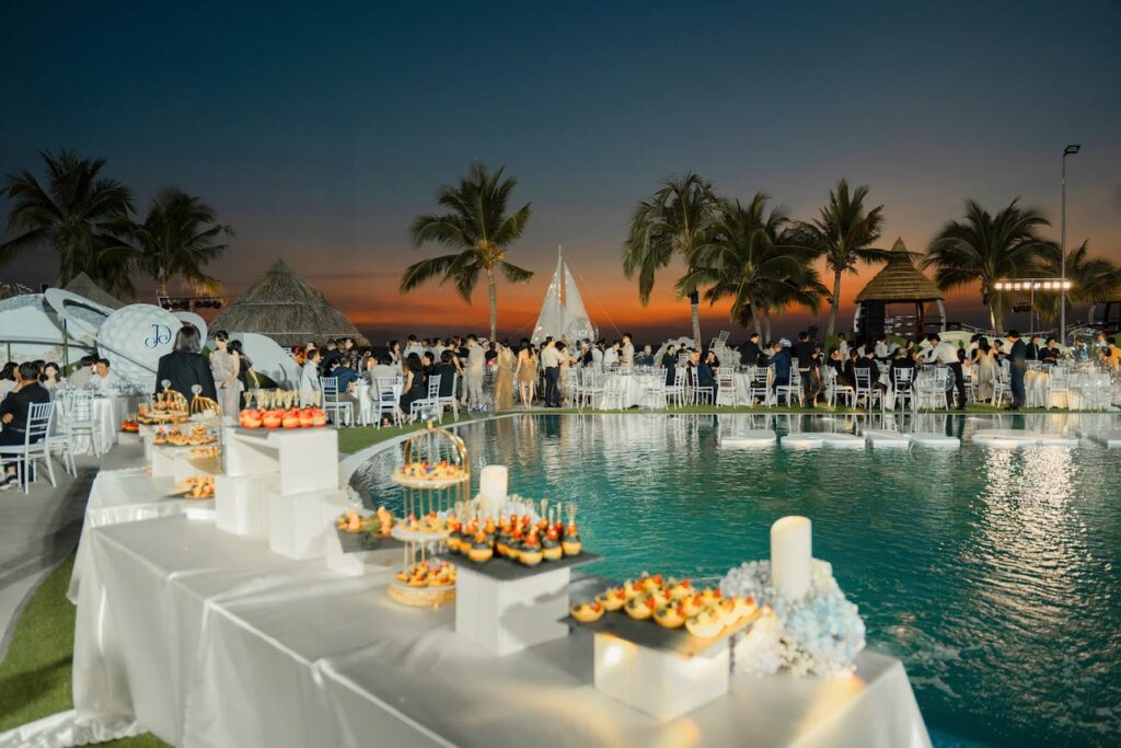 Tiệc Cưới Ngoài Trời TP.HCM: Địa Điểm, Chi Phí & Lưu Ý Thực Tế 6 palace long hai resort6