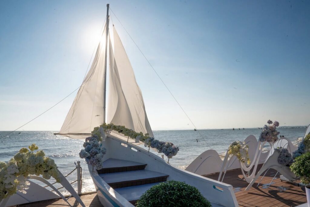 Tiệc Cưới Ngoài Trời TP.HCM: Địa Điểm, Chi Phí & Lưu Ý Thực Tế 8 palace long hai resort8