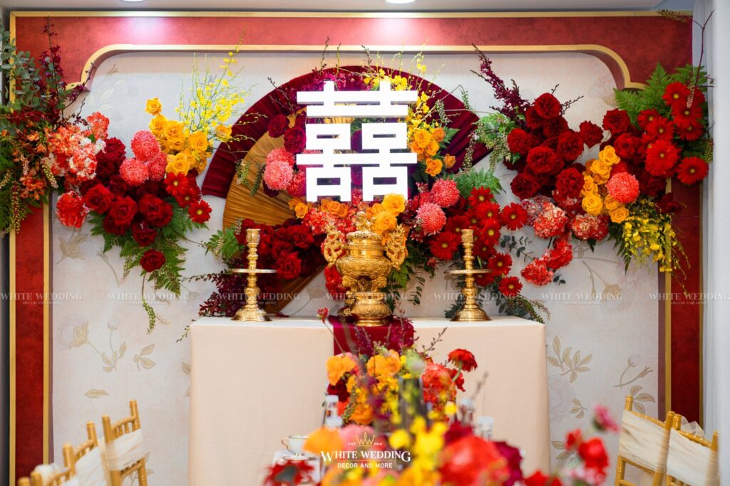 Trang Trí Gia Tiên Chung Cư TPHCM: Tối Ưu Không Gian, Trọn Vẹn Nghi Lễ 2 trang tri gia tien nha nho