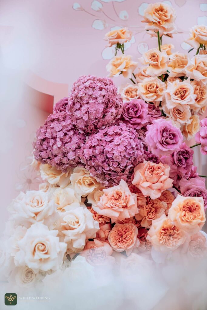 Trang Trí Lễ Gia Tiên Đẹp 2026: Xu Hướng, Phong Cách & Mức Giá Tham Khảo 14 trang tri le gia tien elegantly sweet white wedding 5a.jpg 5