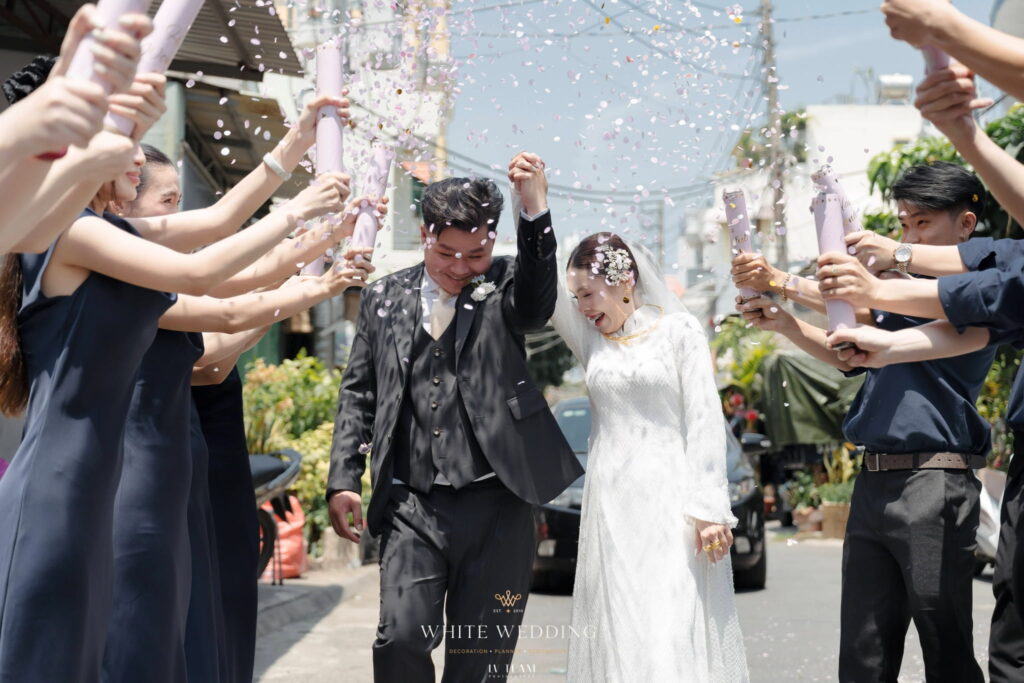 Lam Khúc 37 trang tri le gia tien lam khuc white wedding 37