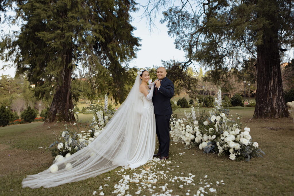 trang tri le vows tri a love intertwined white wedding 32