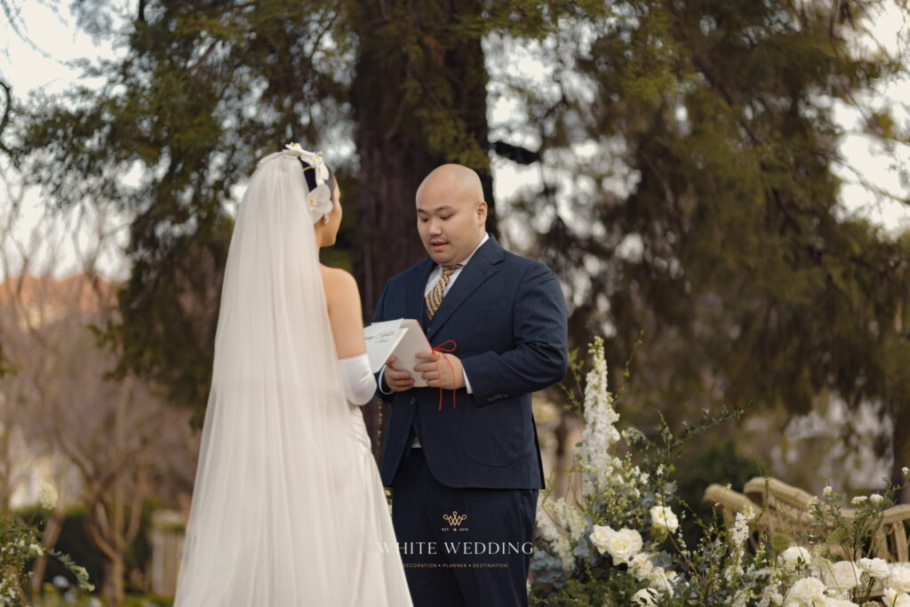 trang tri le vows tri a love intertwined white wedding 46