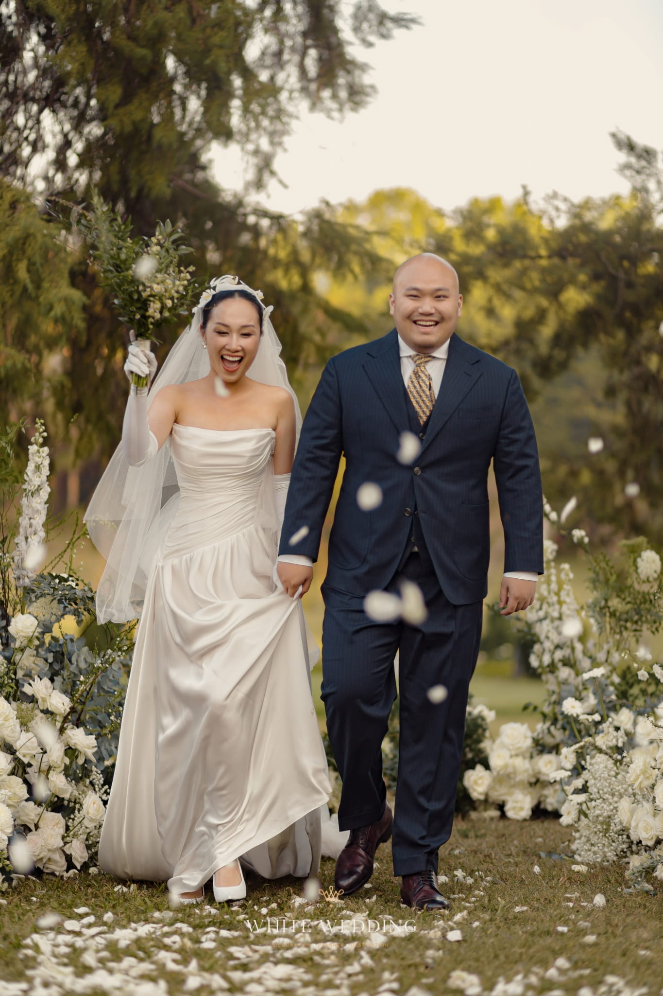 trang tri le vows tri a love intertwined white wedding 48