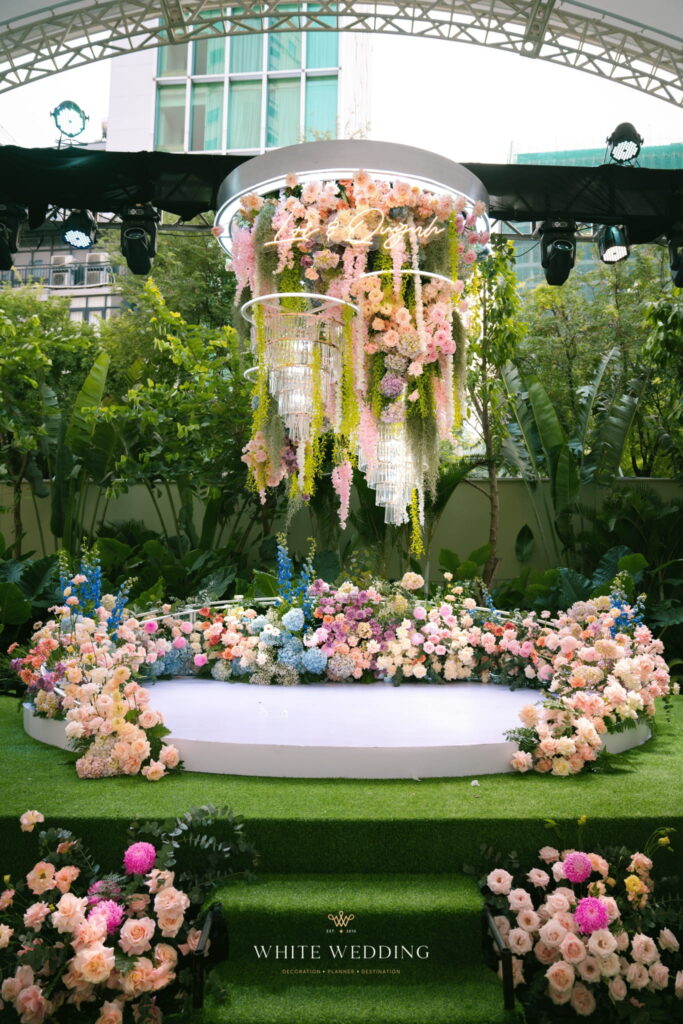 trang tri tiec cuoi love in bloom white wedding 65