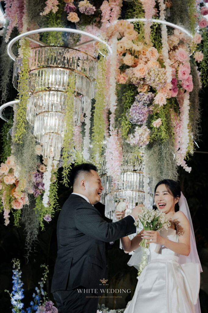trang tri tiec cuoi love in bloom white wedding 67