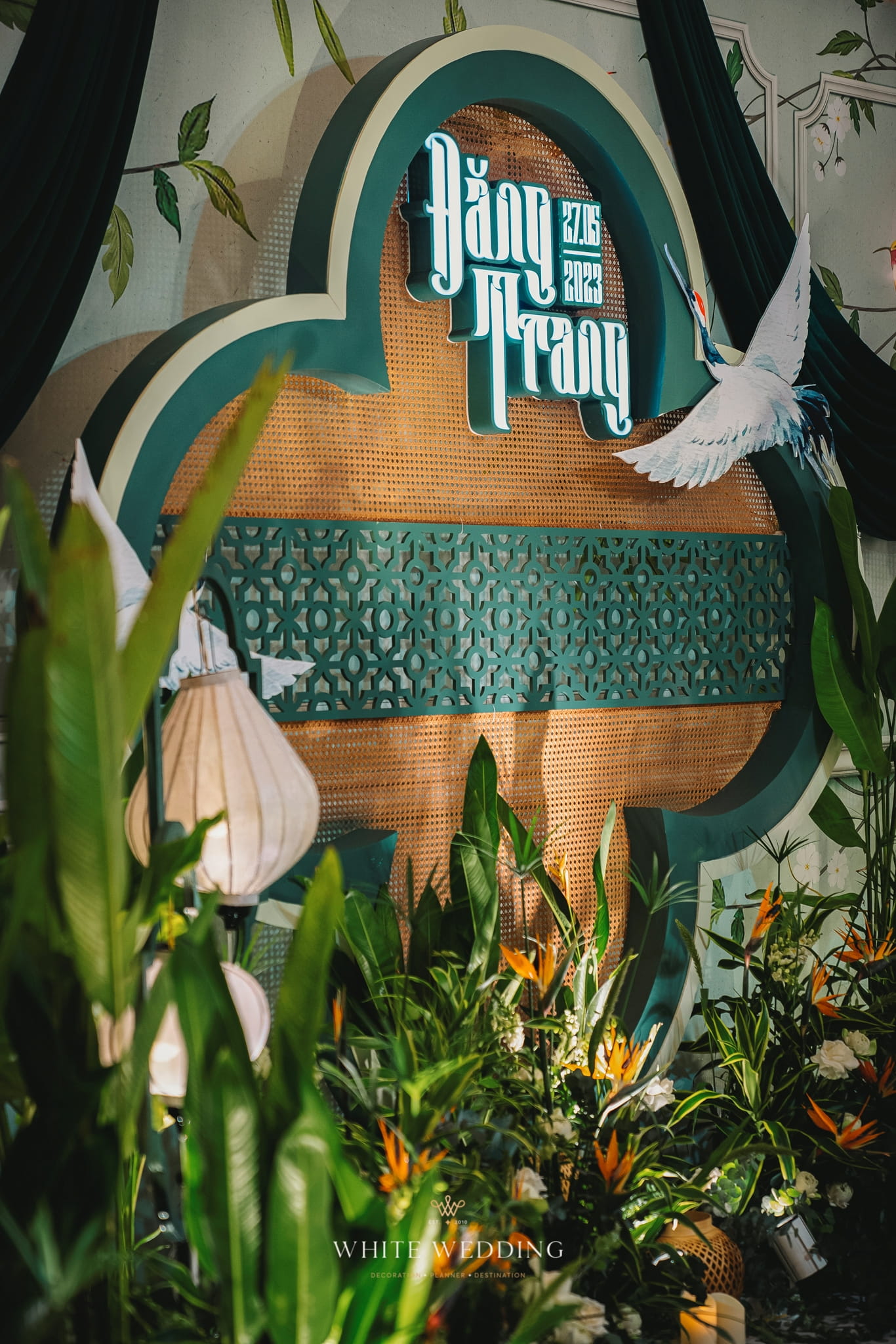 trang tri tiec cuoi modern indochine white wedding 11