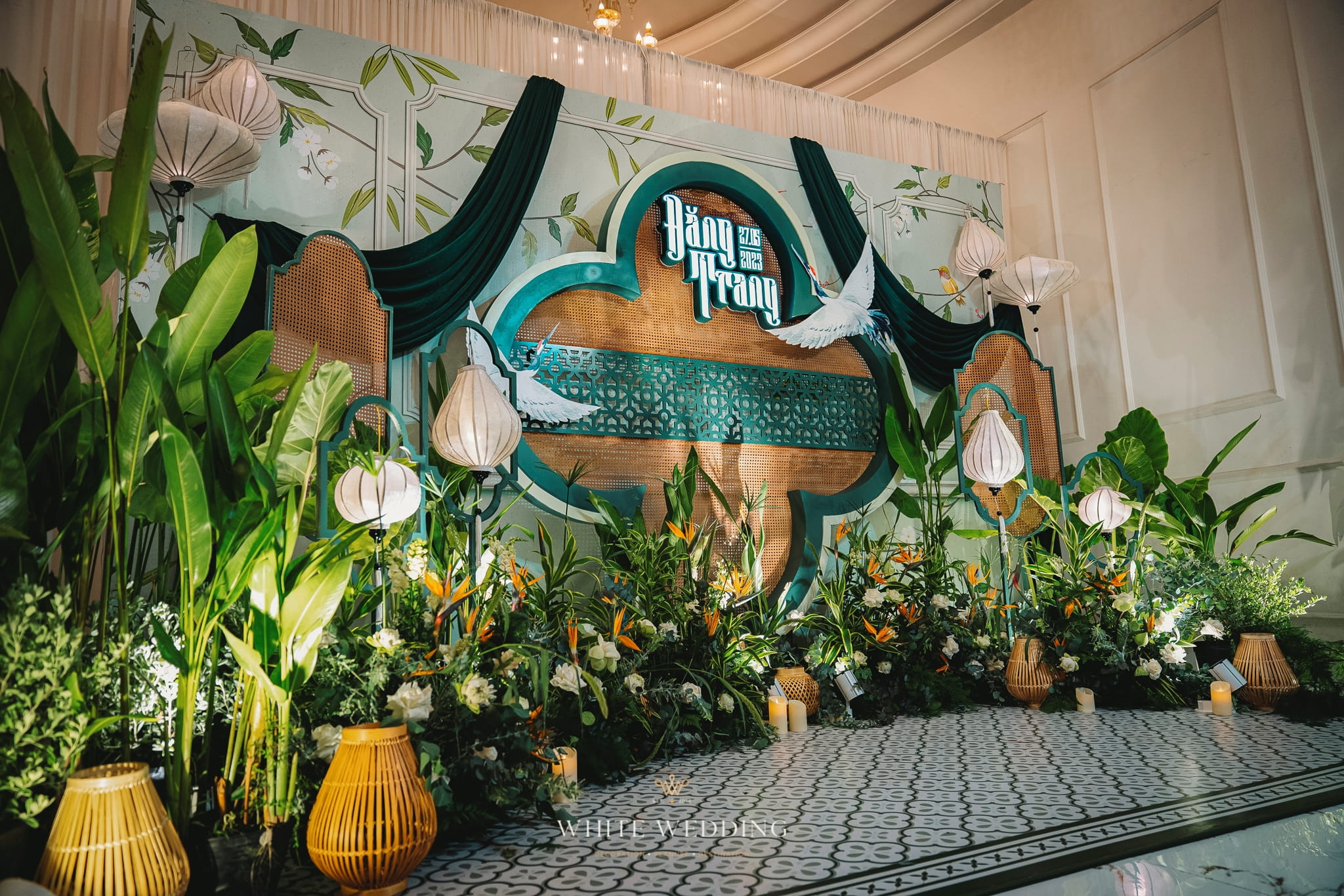 trang tri tiec cuoi modern indochine white wedding 12