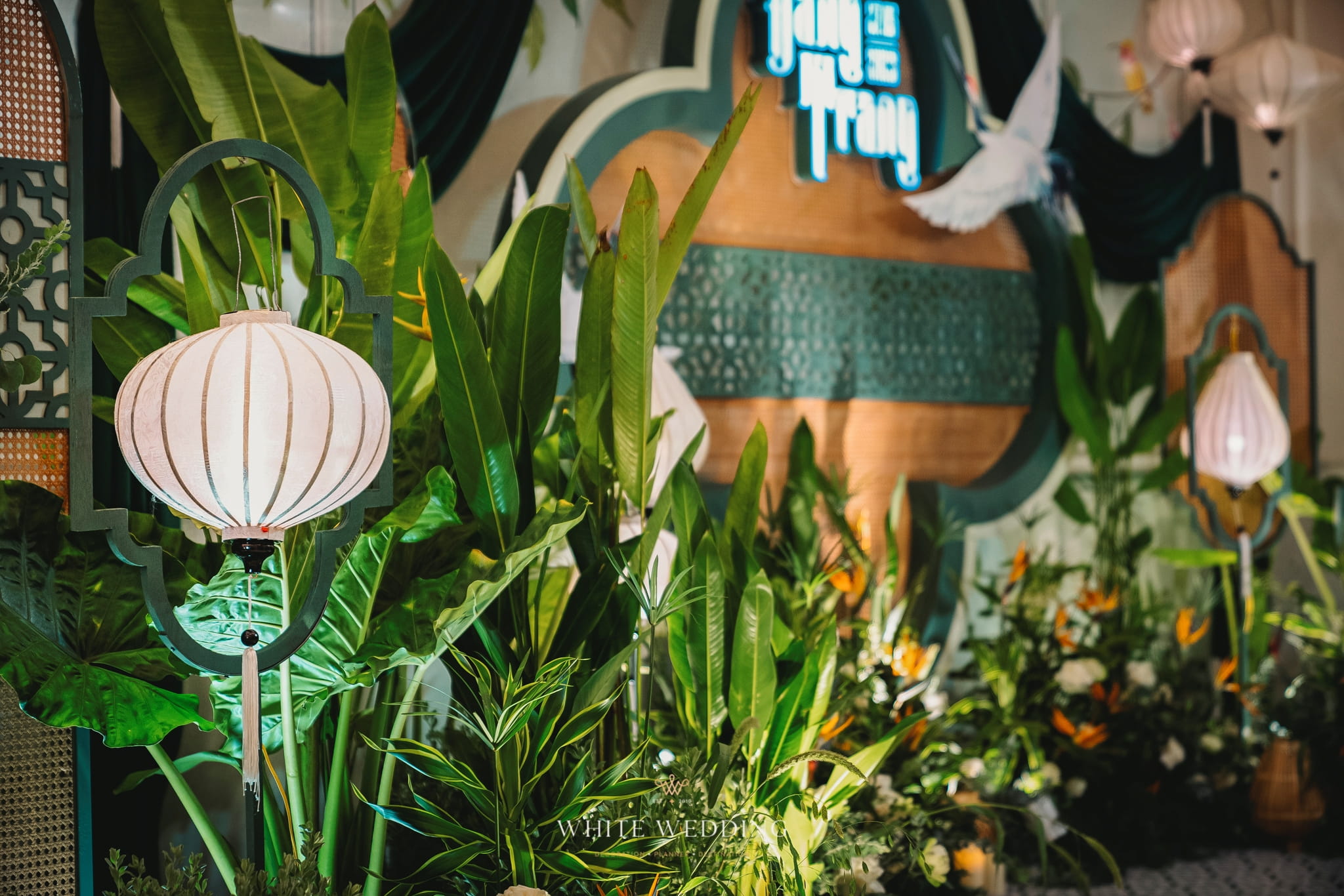 trang tri tiec cuoi modern indochine white wedding 15