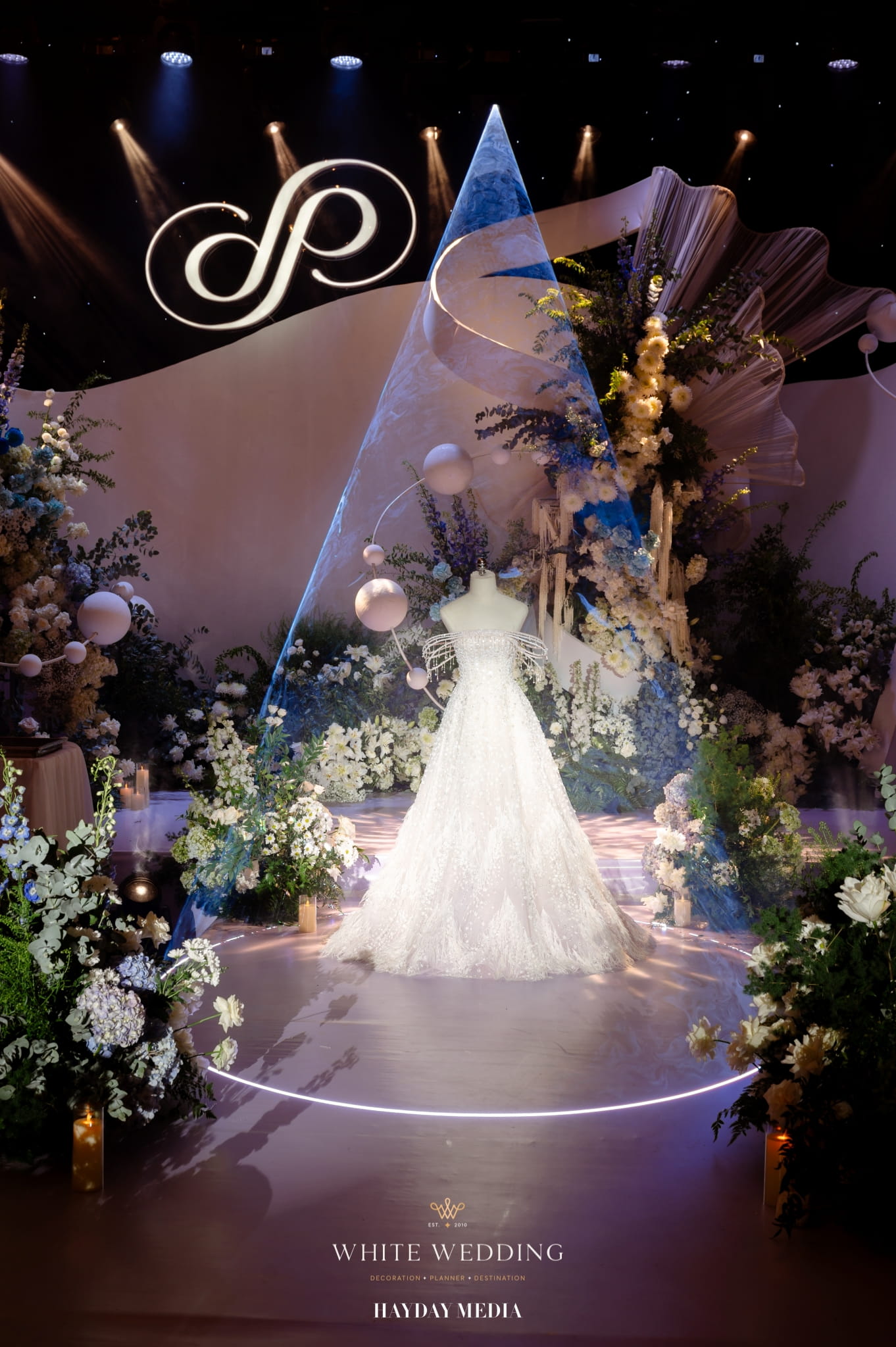 trang tri tiec cuoi pure infinity white wedding 14