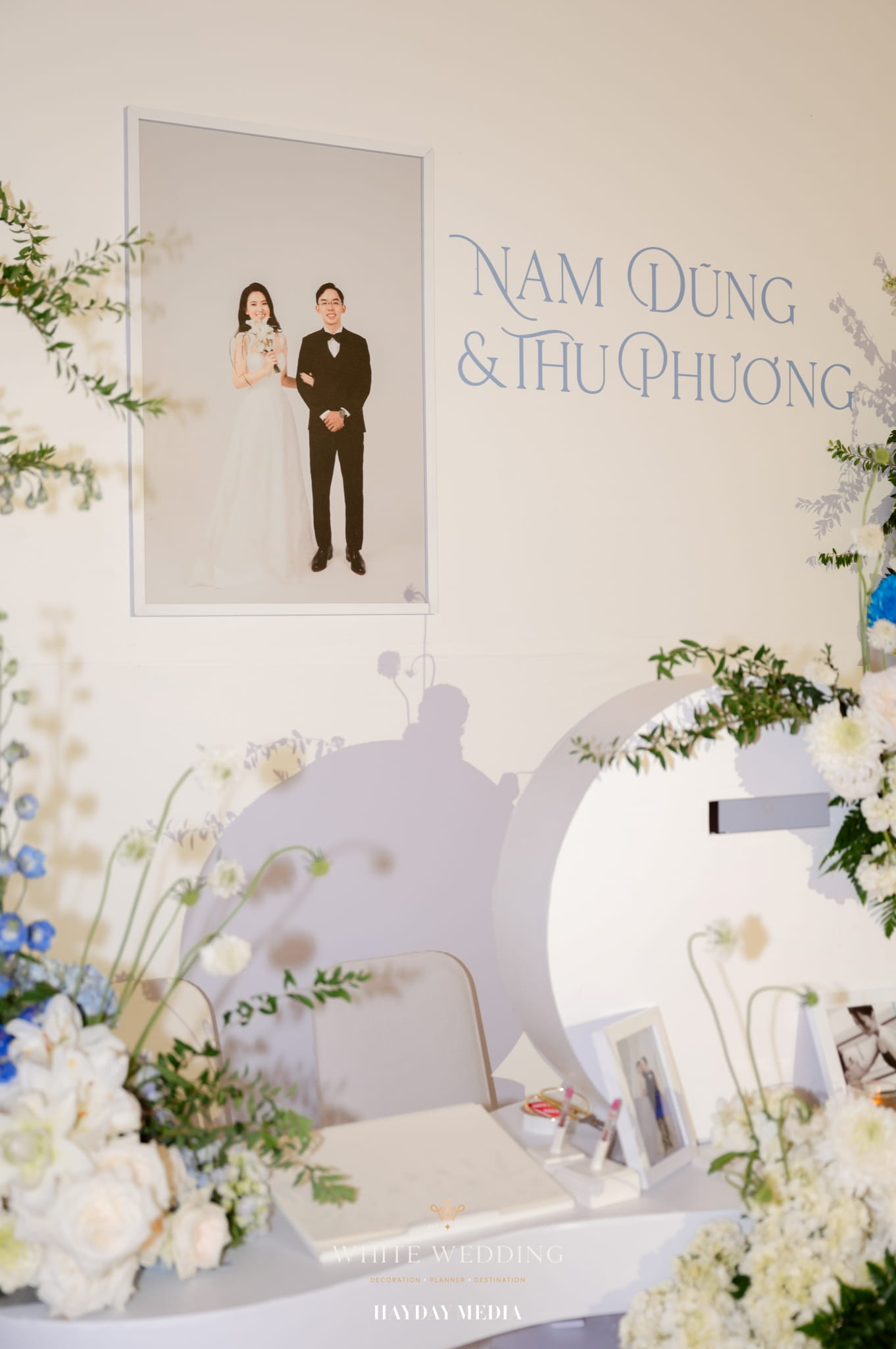 trang tri tiec cuoi pure infinity white wedding 19
