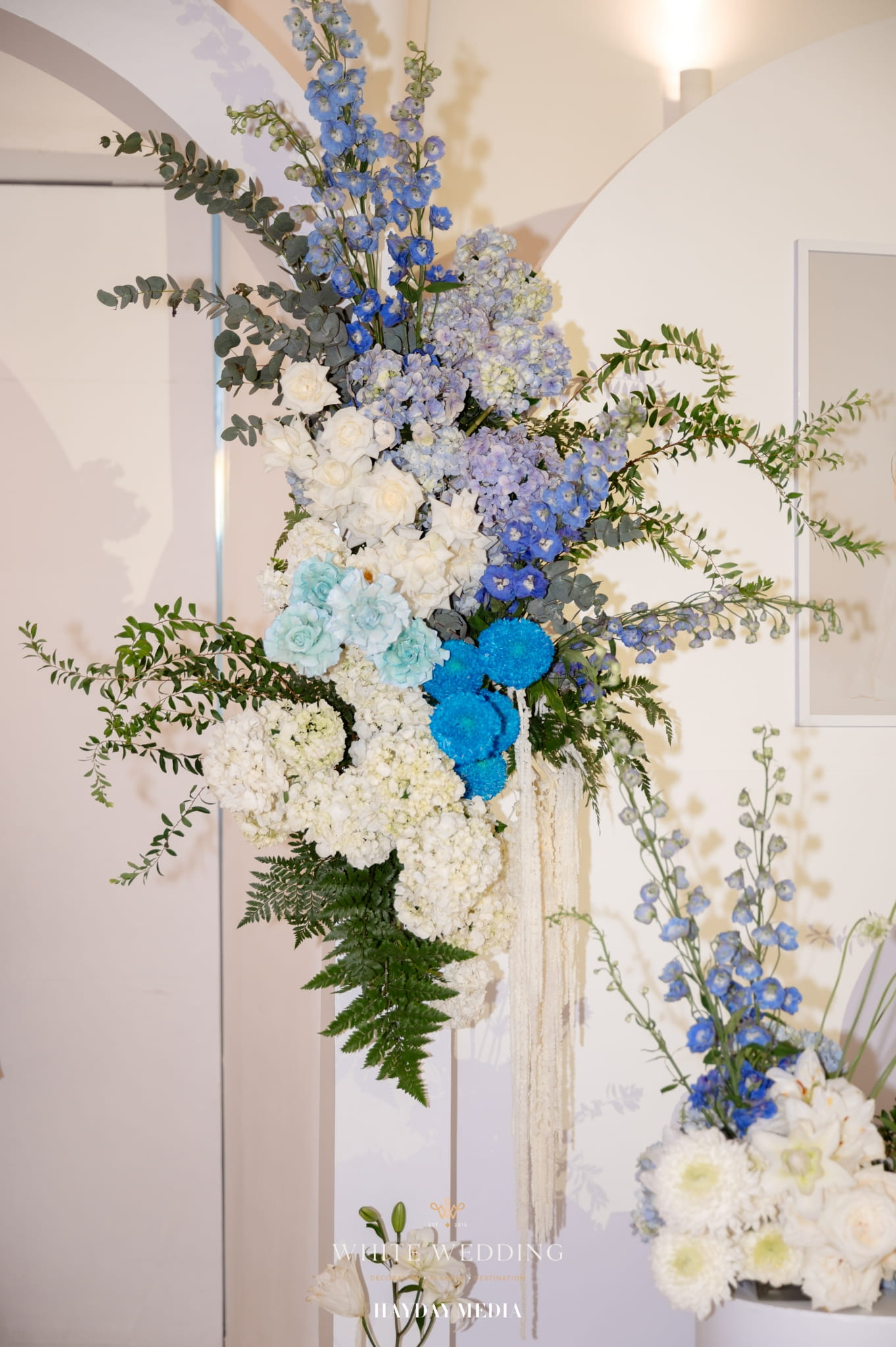 trang tri tiec cuoi pure infinity white wedding 21