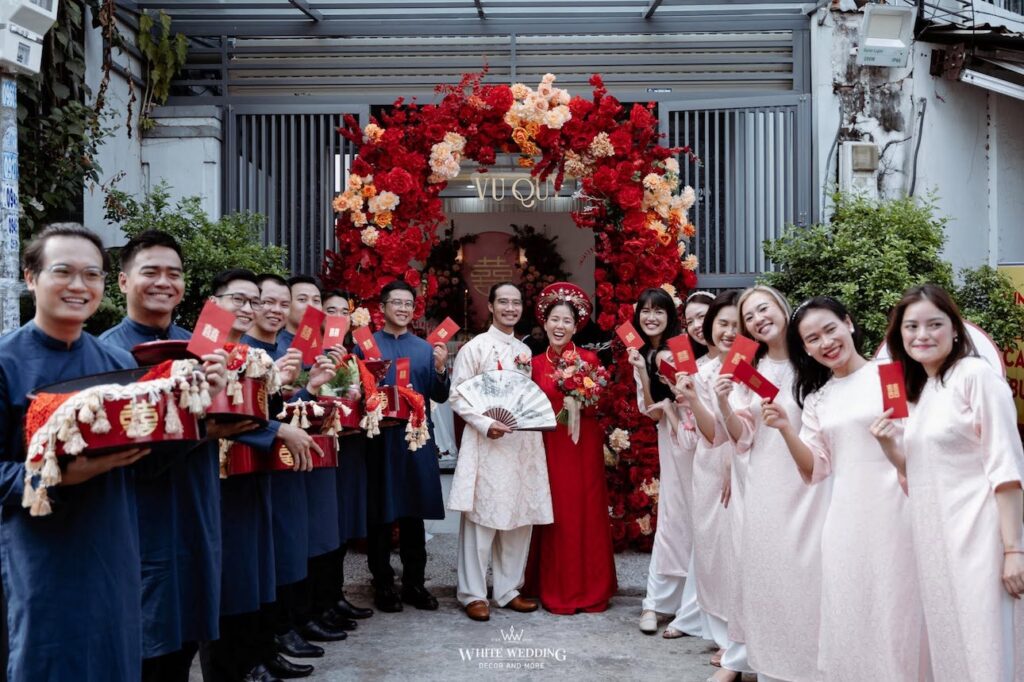 Gói chụp ảnh phóng sự cưới là gì? Khác gì ảnh cưới studio? 1 trang tri gia tien - le an hoi - 27