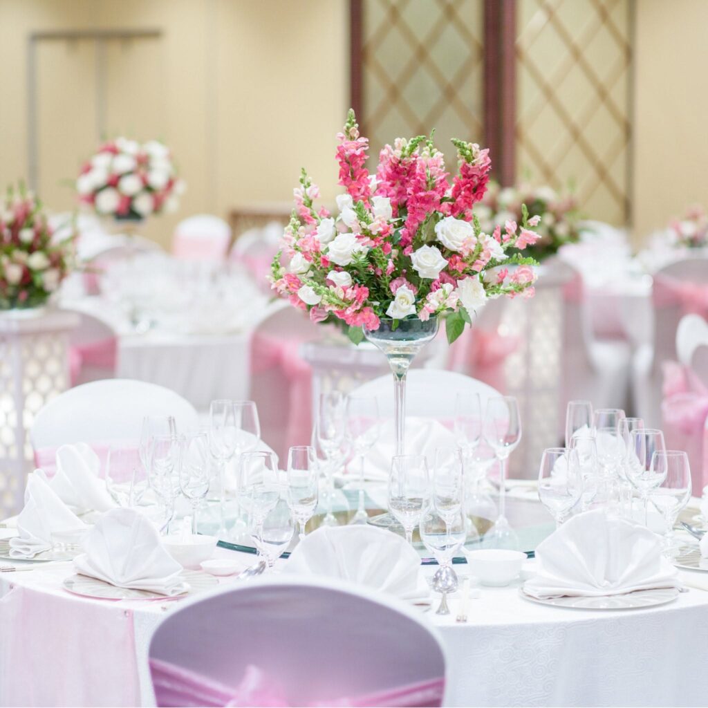 Cẩm Nang Trang Trí Tiệc Cưới Tại Windsor Plaza Hotel: Concept, Chi Phí & Lưu Ý Thực Tế 9 windsor plaza trang tri tiec cuoi 8