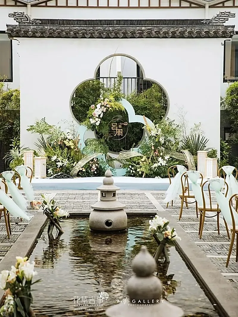 Nguyệt môn — sân trong Á Đông